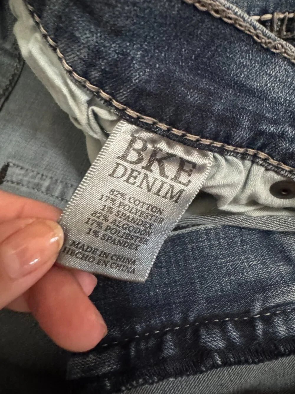 BKE Tyler Straight Leg Medium Wash Distressed Denim Jeans Size 34L